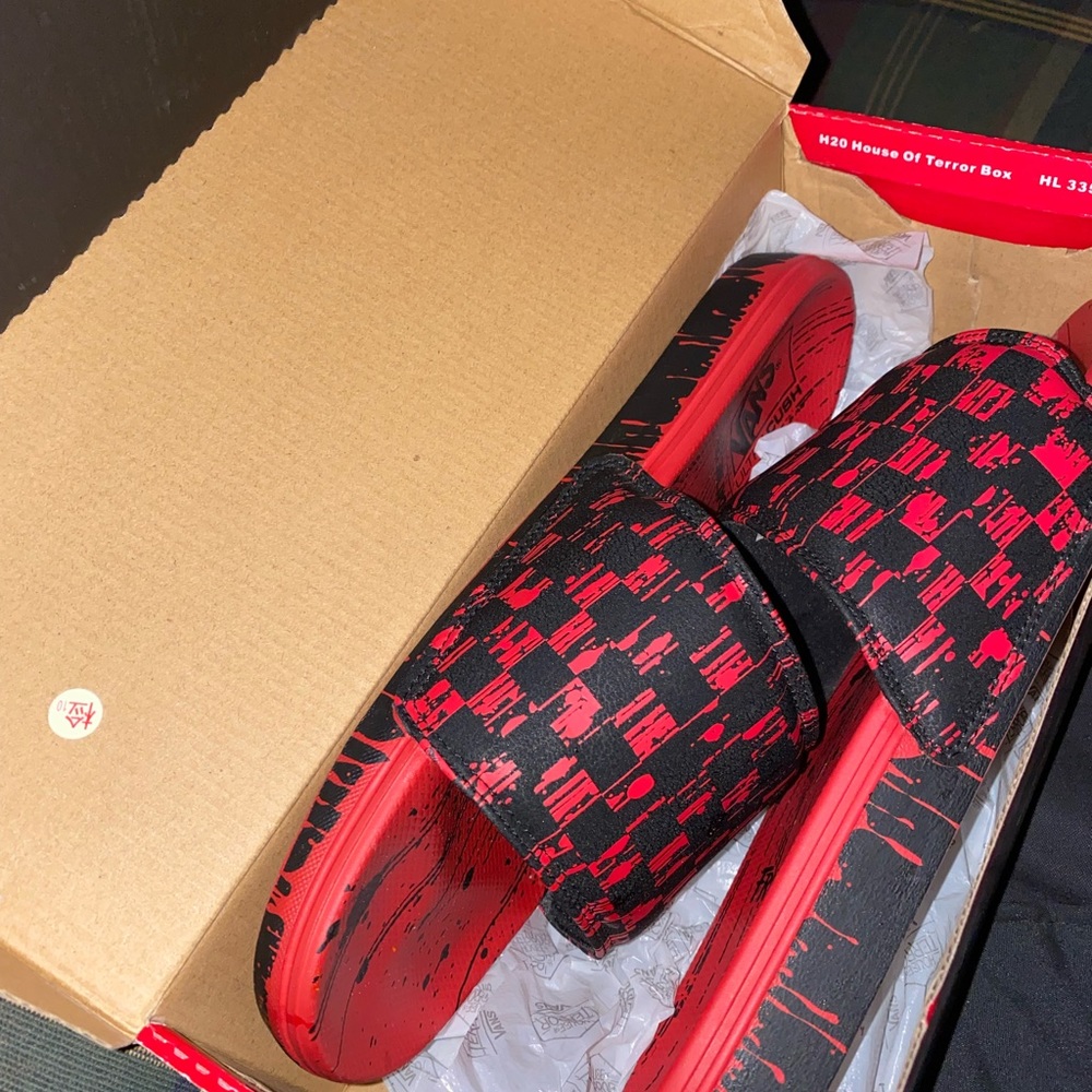 VANS HORROR COLLECTION SLIDES!